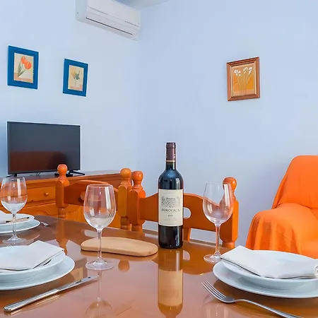 Apartment Moderno Con Garaje Balcones Y Aire Solo Familias Y Parejas