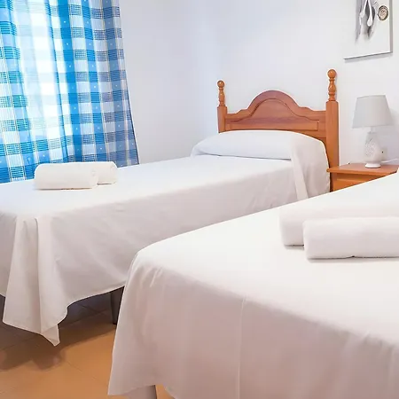 Moderno Con Garaje Balcones Y Aire Solo Familias Y Parejas *