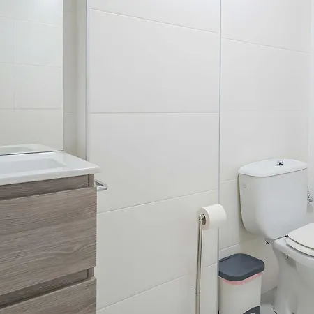 Apartment Moderno Con Garaje Balcones Y Aire Solo Familias Y Parejas *